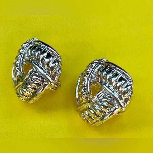 Vintage Napier Clip On Classic Earrings Silver Tone Ribbed Knot - Picture 2 of 6